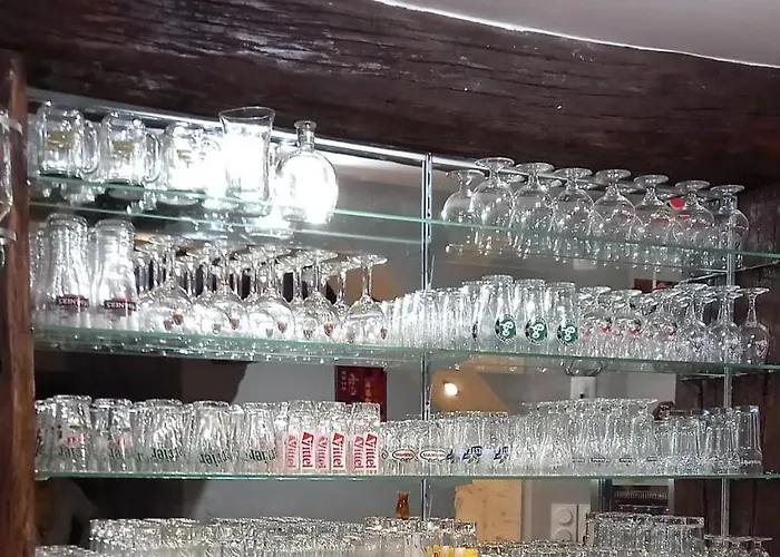 营地 Emplacement Tente Proche D'une Mare .