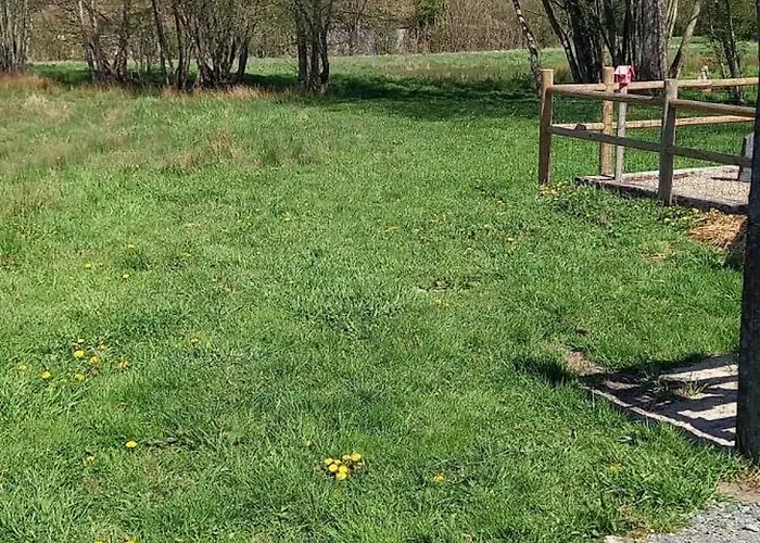 Emplacement Tente Proche D'une Mare . 营地 *